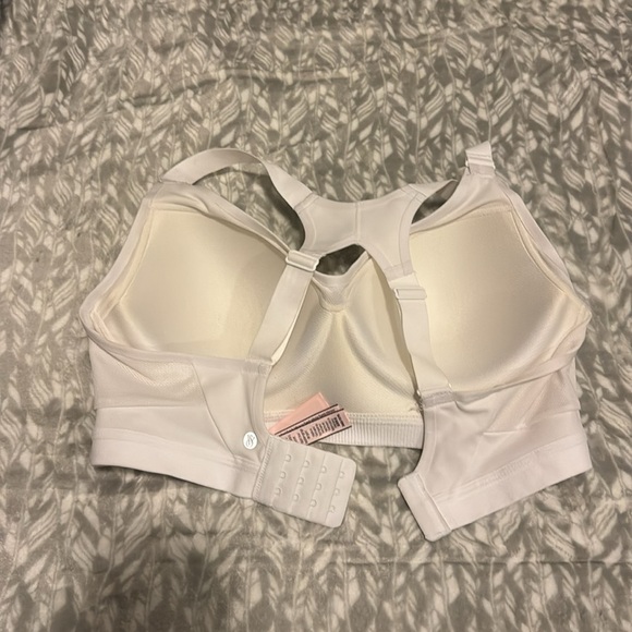 incredible workout bra by victoria’s secret - Picture 2 of 6